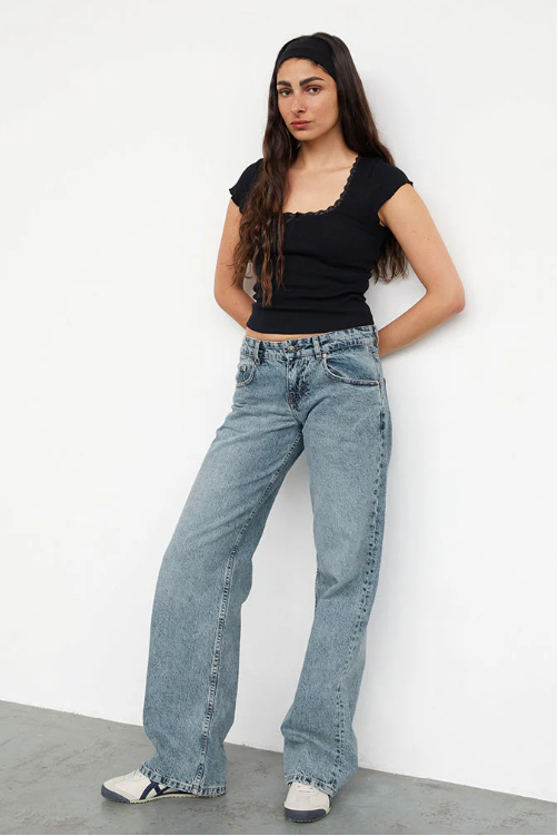 Nora Low-Rise Straight-Leg Jeans - White-Blue